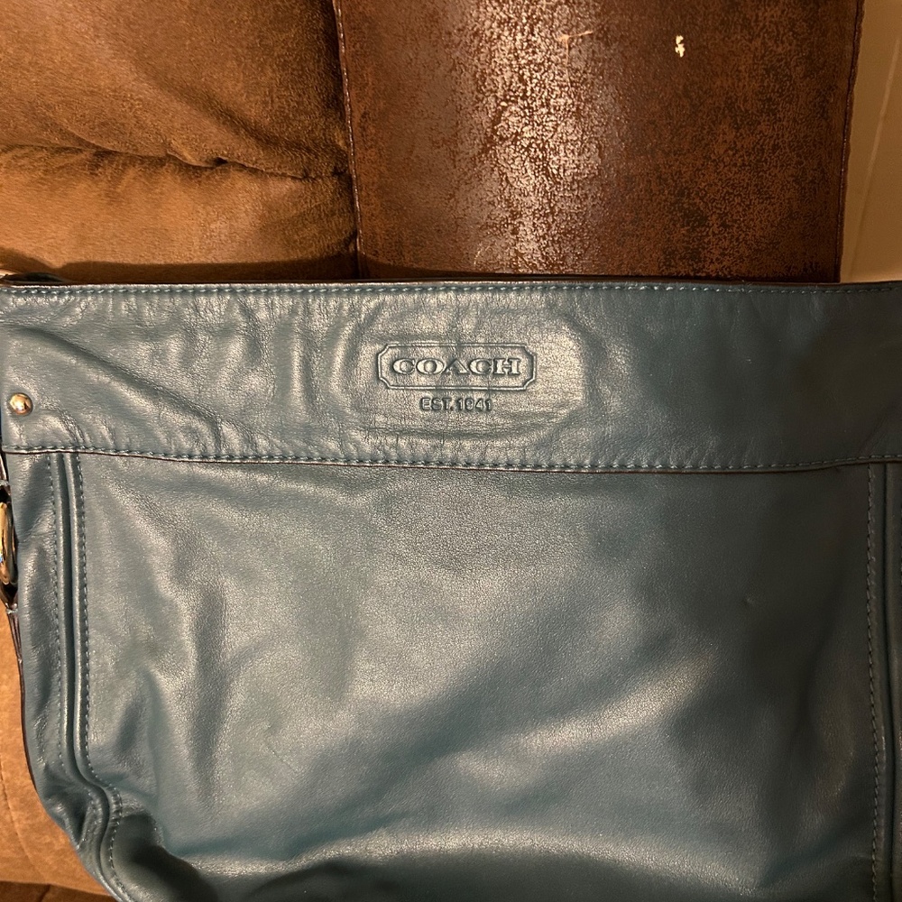 Purses - Picture 2 of 5